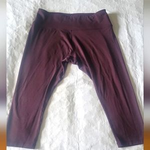 Wool& capris size large in marionberry